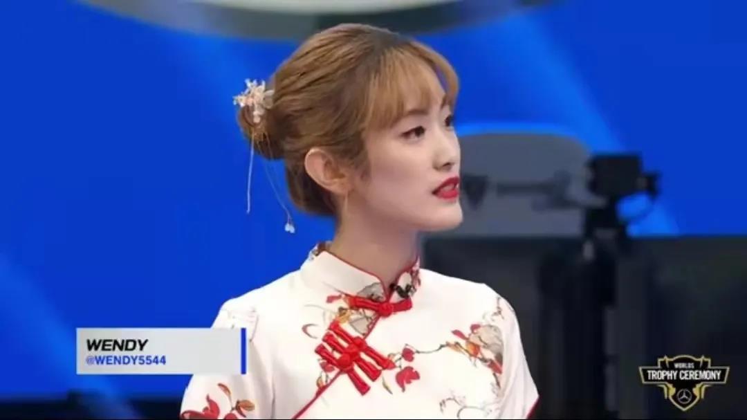 EDG夺冠,这个翻译小姐姐也火了!中英韩三语无缝切换,圈粉大批网友休闲区蓝鸢梦想 - Www.slyday.coM EDG夺冠,这个翻译小姐姐也火了!中英韩三语无缝切换,圈粉大批网友休闲区蓝鸢梦想 - Www.slyday.coM