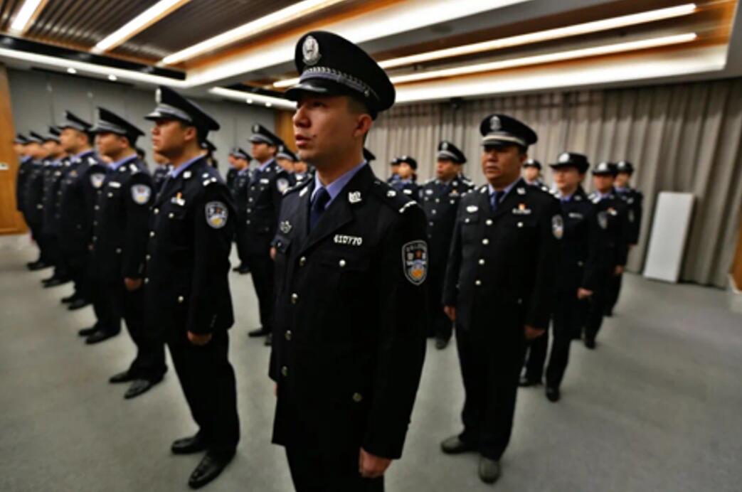 "我是洛阳法院司法警察,我宣誓!