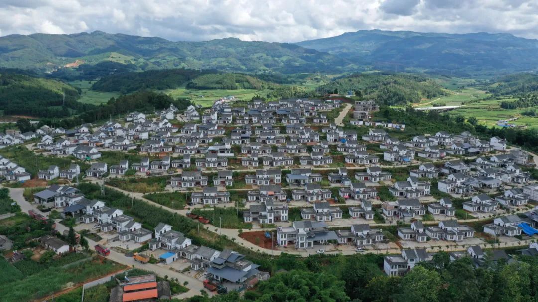 孟仲峰村人口_秦许乡扎那村人口(3)