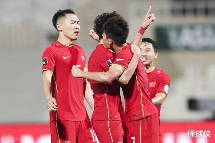 双11焦点赛事!国足3-0胜阿曼=有望闯进附加赛区,李铁也盼越南赢