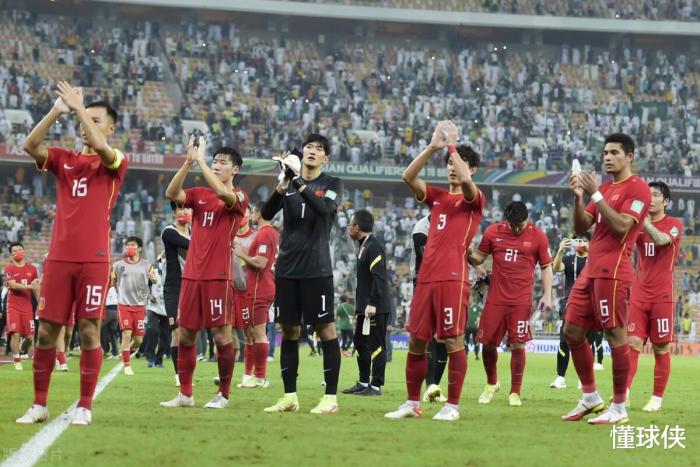 双11焦点赛事!国足3-0胜阿曼=有望闯进附加赛区,李铁也盼越南赢
