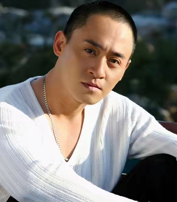 慕容复换上民国装，变大叔也魅力不减，老一代美男永远禁得起考验