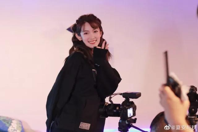 EDG夺冠后,翻译小姐姐全网爆火!中英韩三语无缝切换真牛休闲区蓝鸢梦想 - Www.slyday.coM EDG夺冠后,翻译小姐姐全网爆火!中英韩三语无缝切换真牛休闲区蓝鸢梦想 - Www.slyday.coM