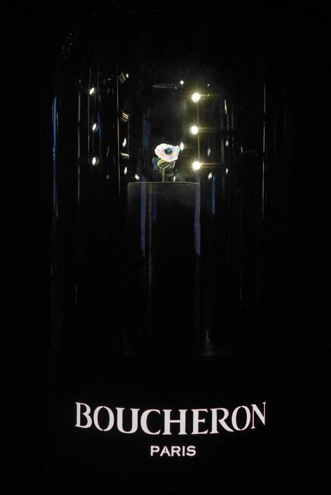 时尚经典款式床 4944-c562fbf8ed82f9360a4841c48f21baad.jpg