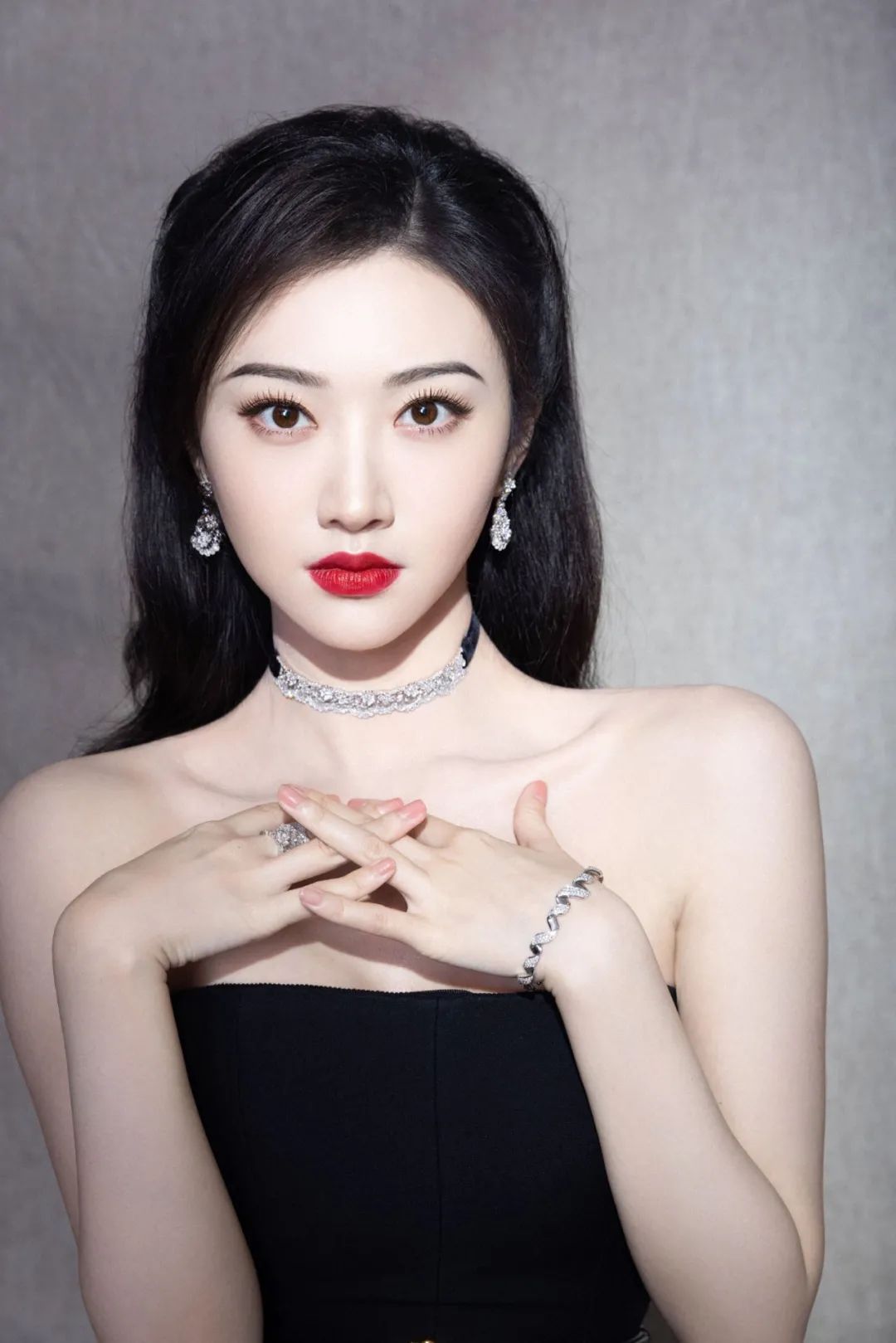 鞠婧祎绝美氛围感妆容 古典妆元素还要看这里
