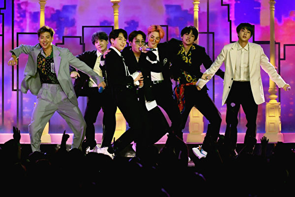 BTS五张演唱会DVD获<a href=