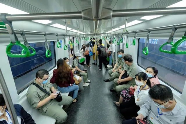总长13公里！越南首条轻轨运行，越网友：感谢中国，比日本靠谱！