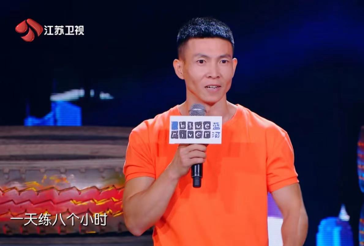 谢霆锋秀悬空呼啦圈，《点赞！达人秀》的达人黄海木可能有危机了