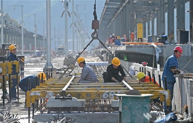 郑万高铁兴山段建设进入冲刺阶段休闲区蓝鸢梦想 - Www.slyday.coM 郑万高铁兴山段建设进入冲刺阶段休闲区蓝鸢梦想 - Www.slyday.coM