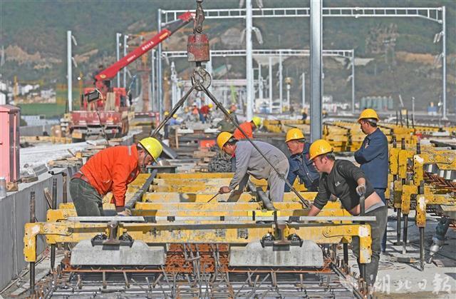 郑万高铁兴山段建设进入冲刺阶段休闲区蓝鸢梦想 - Www.slyday.coM 郑万高铁兴山段建设进入冲刺阶段休闲区蓝鸢梦想 - Www.slyday.coM