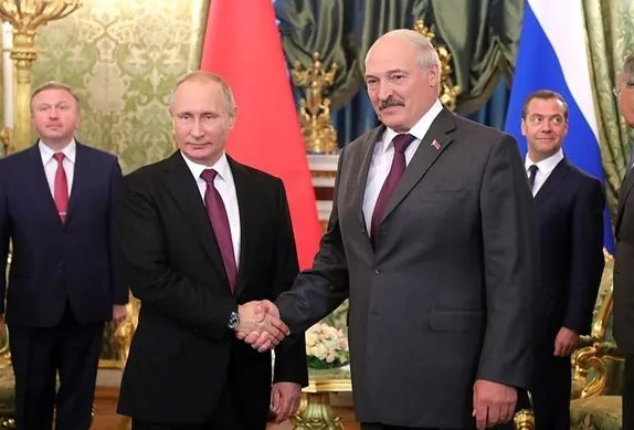 彻底撕破脸皮！波兰率先打破和平假象，白<a href=