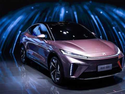 造型前卫科技、富有战斗气息 飞凡ES33将正式命名