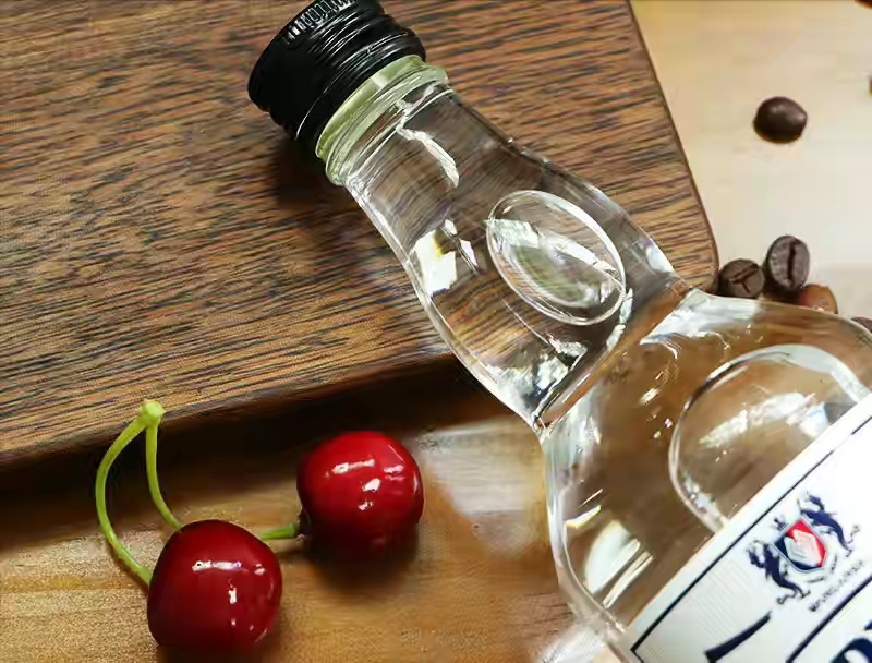 同样是烈酒,为啥伏特加能火遍全世界,而白酒只有中国人喝? 同样是烈酒,为啥伏特加能火遍全世界,而白酒只有中国人喝?