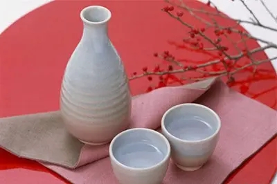 同样是烈酒,为啥伏特加能火遍全世界,而白酒只有中国人喝? 同样是烈酒,为啥伏特加能火遍全世界,而白酒只有中国人喝?