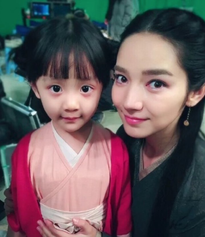 新涌现的6位古装童星，她们美貌惊艳、演技出众，千万不要长残