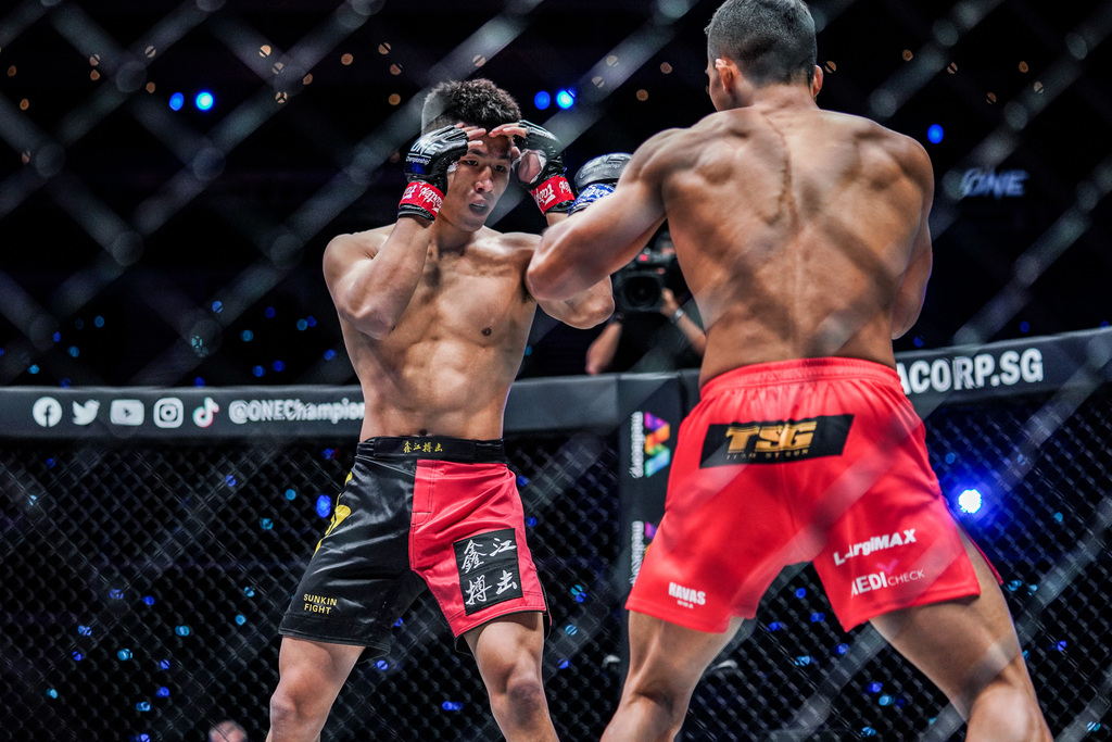 “KO男神”唐凯一回合TKO<a href=