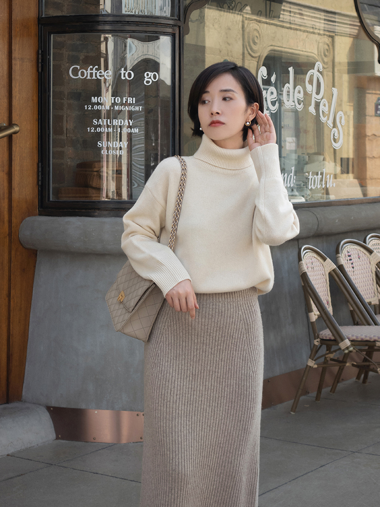 奔三奔四的怎么穿才优雅?针织衫搭配半身裙或长款,让你魅力全开 奔三奔四的怎么穿才优雅?针织衫搭配半身裙或长款,让你魅力全开