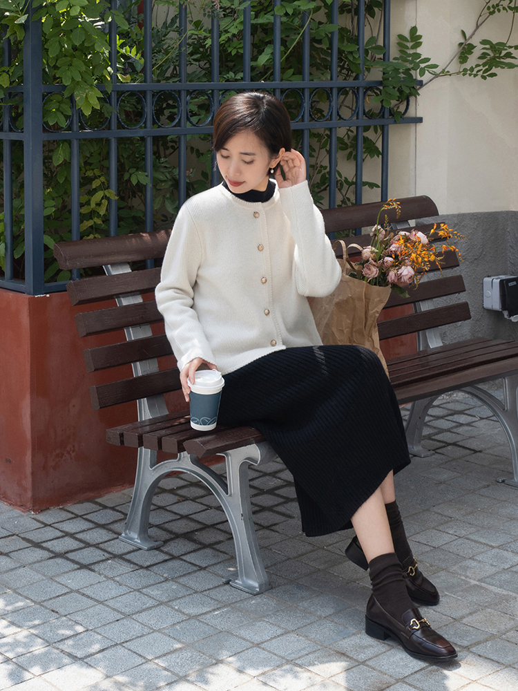 奔三奔四的怎么穿才优雅?针织衫搭配半身裙或长款,让你魅力全开 奔三奔四的怎么穿才优雅?针织衫搭配半身裙或长款,让你魅力全开