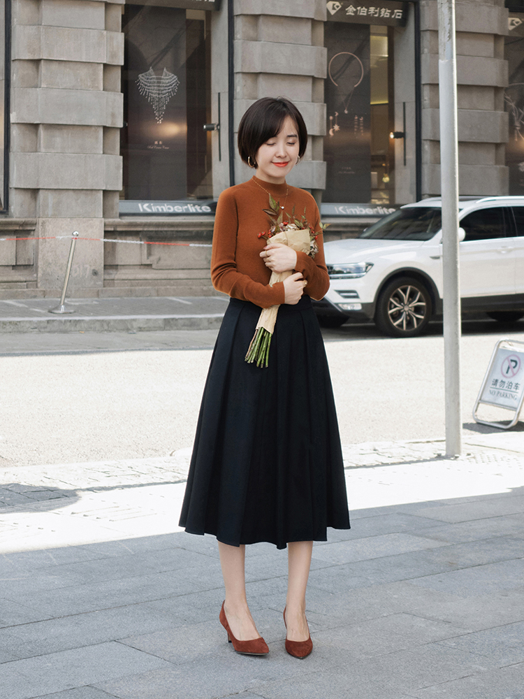 奔三奔四的怎么穿才优雅?针织衫搭配半身裙或长款,让你魅力全开 奔三奔四的怎么穿才优雅?针织衫搭配半身裙或长款,让你魅力全开