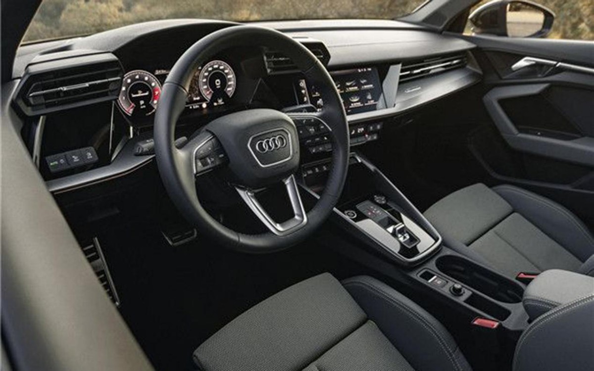 毕业就能买的3款豪华车!宝马1系最低仅13.25万,年轻人还等啥?