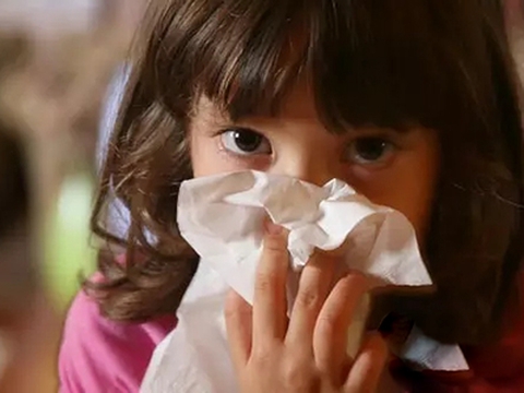 入秋后孩子咳不停 当心过敏性鼻炎找上门