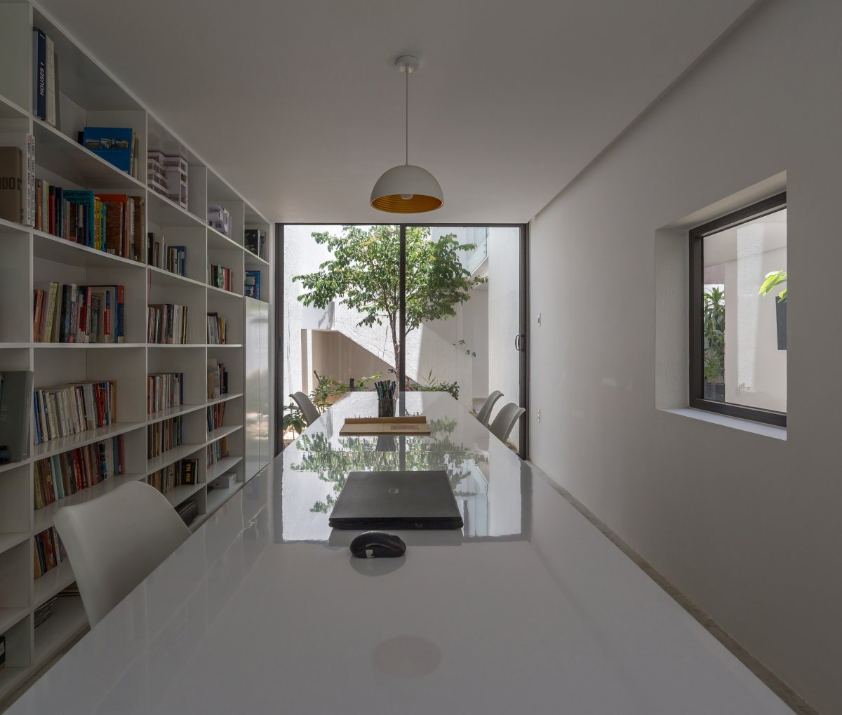 越南内向型住宅 设计：H-H Studio