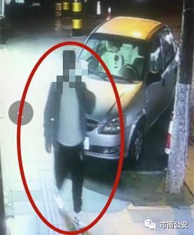 险!女子开车被劫,危急之中一个举动,劫匪逃走了...休闲区蓝鸢梦想 - Www.slyday.coM 险!女子开车被劫,危急之中一个举动,劫匪逃走了...休闲区蓝鸢梦想 - Www.slyday.coM