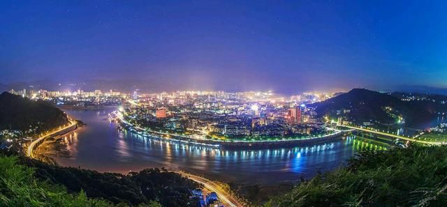 四川各个城市gdp比较_四川同城化发展的两座城市,人口563万,4年后GDP突破4200亿