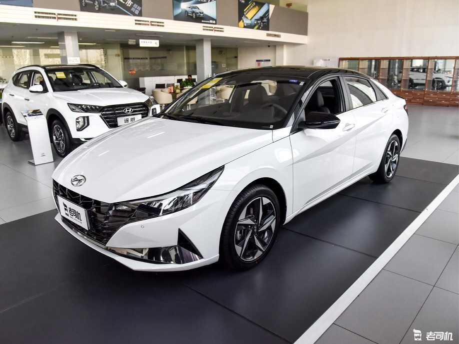 伊兰特 2021款 240tgdi lux尊贵版配备电动天窗,能在一定程度上提高车