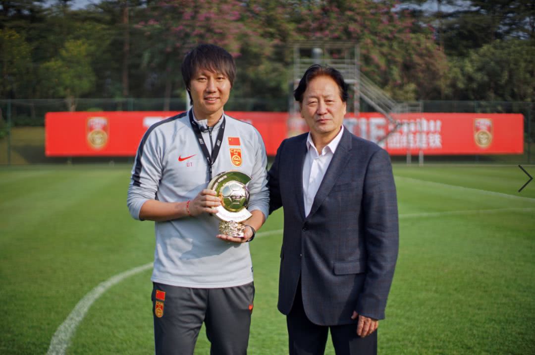 李铁缘何成为国足主帅？身兼多重背景，这2大派系支持至关重要！