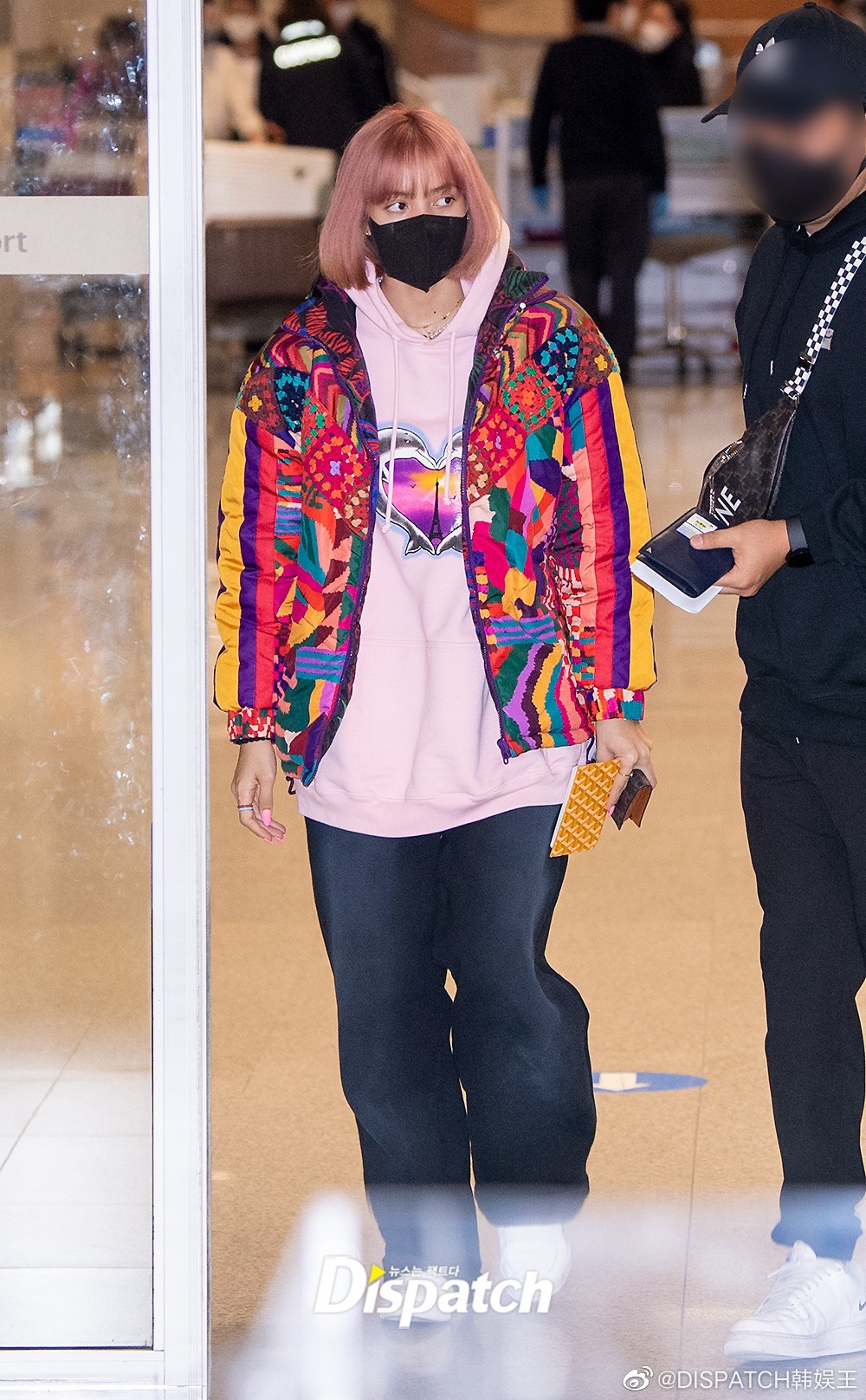 16日， 成员 经仁川机场返回<a href=