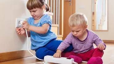 2岁男孩家中触电，这9个安全隐患最容易被忽视，父母要注意