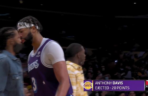 突发!浓眉被驱逐出场,系鞋带时不满裁判,詹姆斯进场鸣不平休闲区蓝鸢梦想 - Www.slyday.coM 突发!浓眉被驱逐出场,系鞋带时不满裁判,詹姆斯进场鸣不平休闲区蓝鸢梦想 - Www.slyday.coM