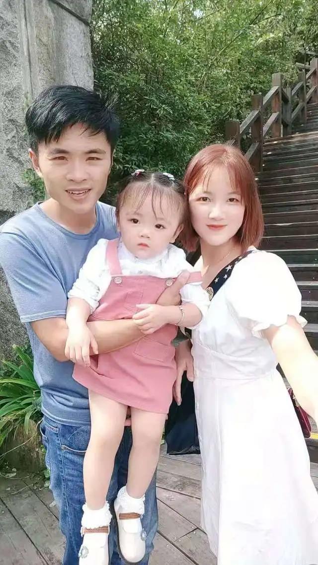 “外卖宝宝”长大了!出生6个月就住在爸爸外卖箱的小女孩笑容依然治愈休闲区蓝鸢梦想 - Www.slyday.coM “外卖宝宝”长大了!出生6个月就住在爸爸外卖箱的小女孩笑容依然治愈休闲区蓝鸢梦想 - Www.slyday.coM