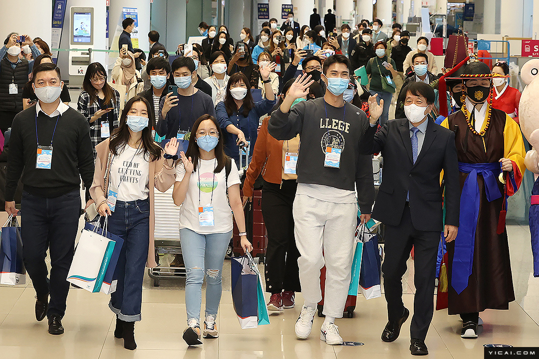 特朗普前战略顾问班农向执法部门自首丨全球·视点休闲区蓝鸢梦想 - Www.slyday.coM 特朗普前战略顾问班农向执法部门自首丨全球·视点休闲区蓝鸢梦想 - Www.slyday.coM