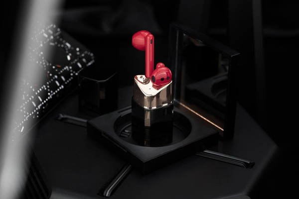 华为口红耳机海报发布 独特设计理念带来无与伦比的超高颜值休闲区蓝鸢梦想 - Www.slyday.coM 华为口红耳机海报发布 独特设计理念带来无与伦比的超高颜值休闲区蓝鸢梦想 - Www.slyday.coM