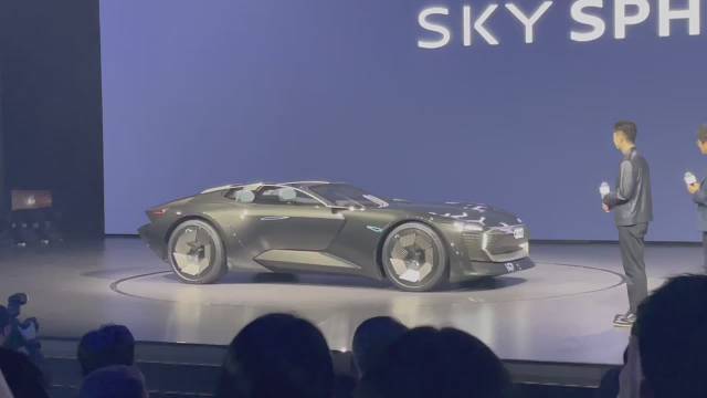 25厘米可伸缩轴距现场展示……