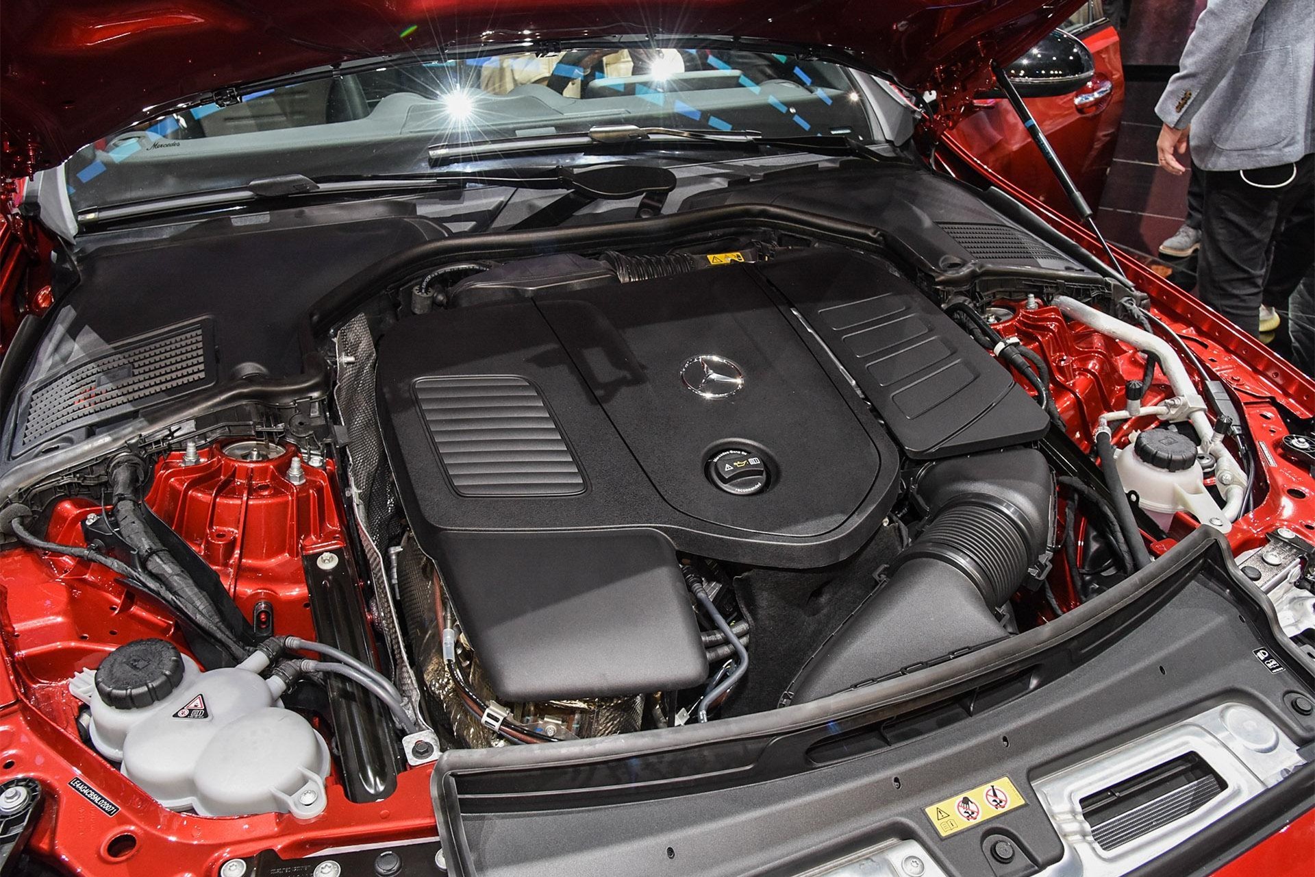 多方位对比 同一起跑线的豪门之争 奔驰C级VS宝马3系