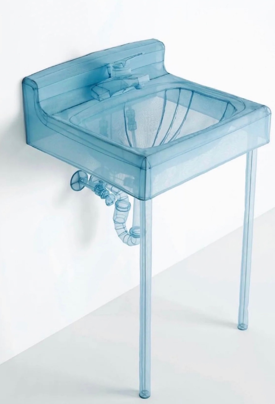 Do Ho Suh是一位以雕塑和装置而闻名的<a href=