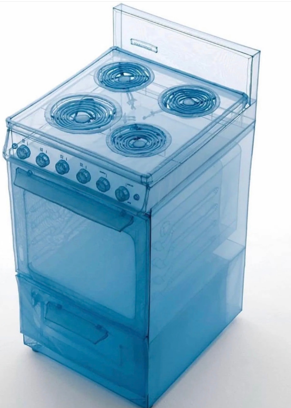 Do Ho Suh是一位以雕塑和装置而闻名的<a href=