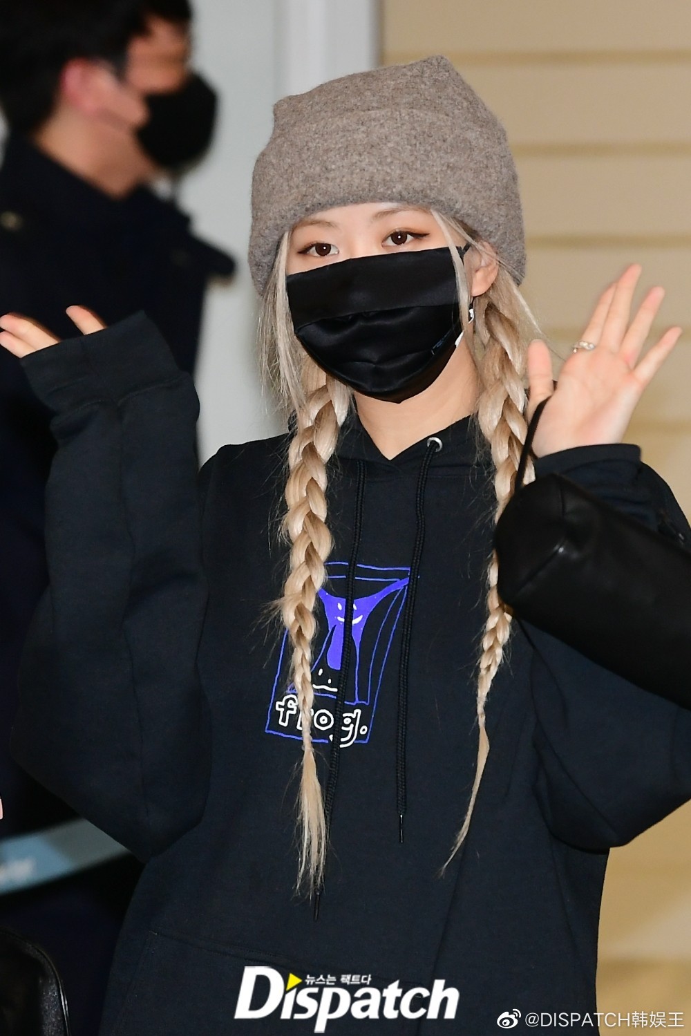 18日， 成员Rosé 结束海外日程，经仁川机场返回<a href=