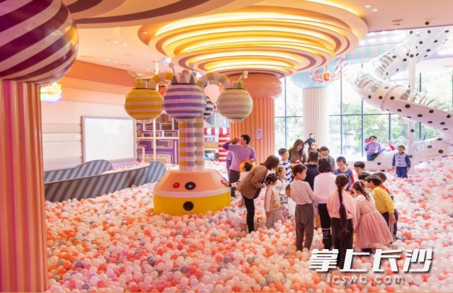 试运营一月余,盘小宝冲顶大众点评"儿童乐园"榜首