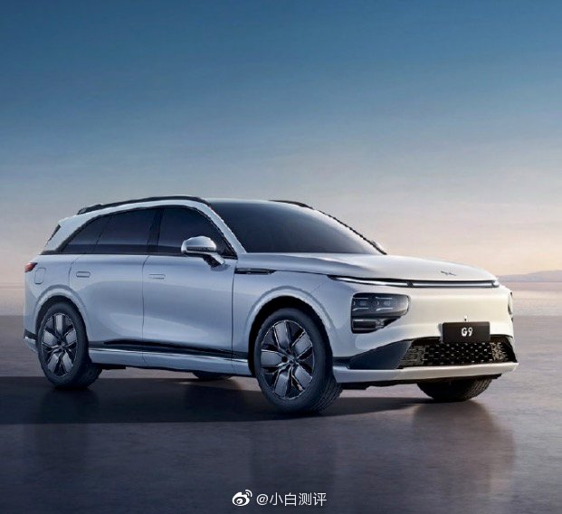 小鹏赶在广州车展前夕启用了自己的新Logo……