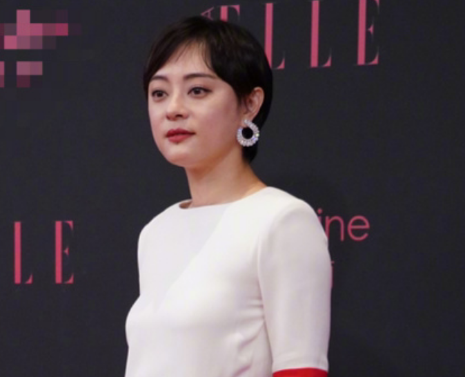 法令纹、黑眼圈,脸垮脱妆,女星熬夜走红毯的生图,给我看愣了 法令纹、黑眼圈,脸垮脱妆,女星熬夜走红毯的生图,给我看愣了