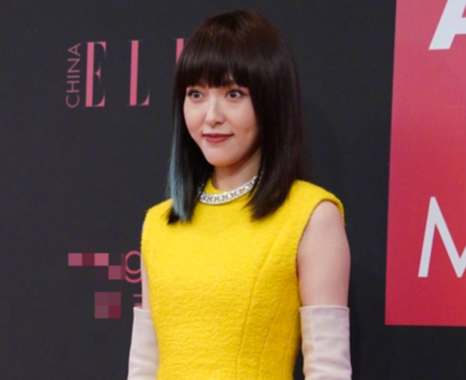 法令纹、黑眼圈,脸垮脱妆,女星熬夜走红毯的生图,给我看愣了 法令纹、黑眼圈,脸垮脱妆,女星熬夜走红毯的生图,给我看愣了