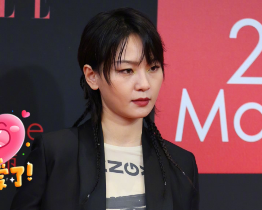 法令纹、黑眼圈,脸垮脱妆,女星熬夜走红毯的生图,给我看愣了 法令纹、黑眼圈,脸垮脱妆,女星熬夜走红毯的生图,给我看愣了