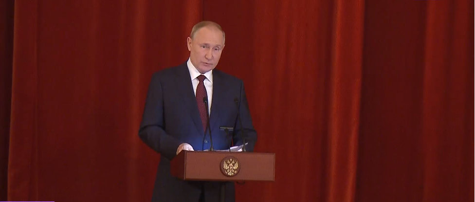 普京在俄外交部部务会扩大会议上发言，图源：俄罗斯《消息报》视频截图
