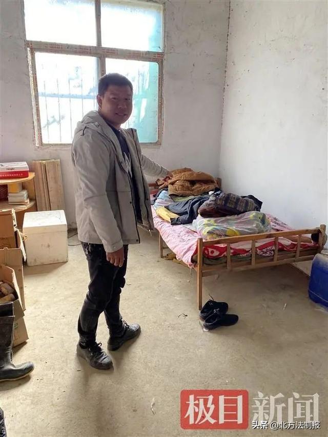 湖北小伙在街头“捡”回一聋哑汉!12年后,这一幕让人泪奔休闲区蓝鸢梦想 - Www.slyday.coM 湖北小伙在街头“捡”回一聋哑汉!12年后,这一幕让人泪奔休闲区蓝鸢梦想 - Www.slyday.coM