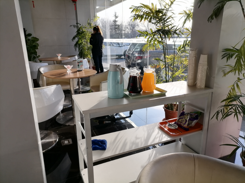 新闻调查 | 探访4S店：销售员绷紧防疫弦，顾客关心零件源头