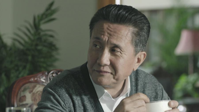 大器晚成的男演员，演《人民的名义》走红，如今66岁婚姻很幸福